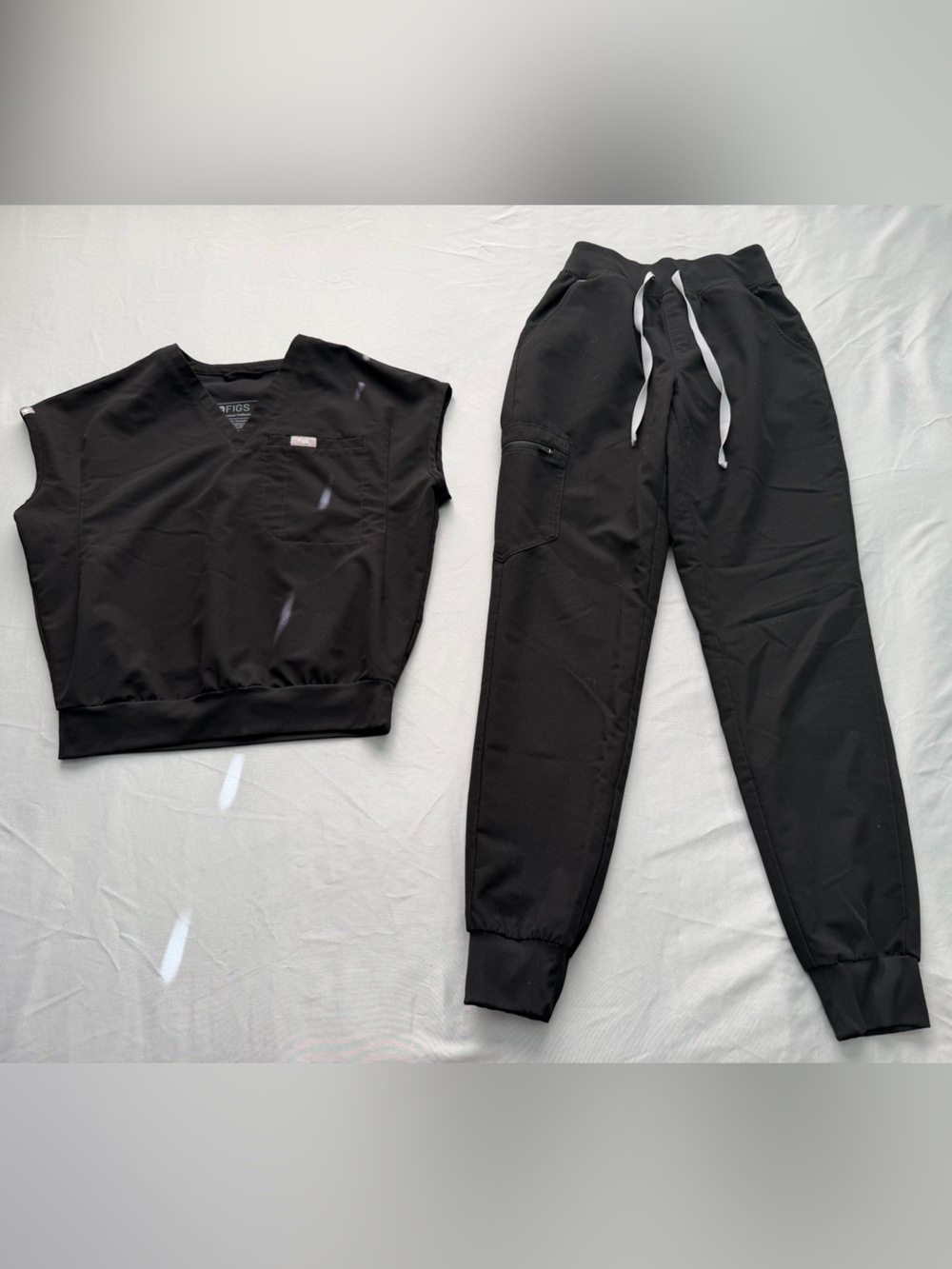 Figs Women’s Black Limited Edition Scrub Top and Jogger Pants Set